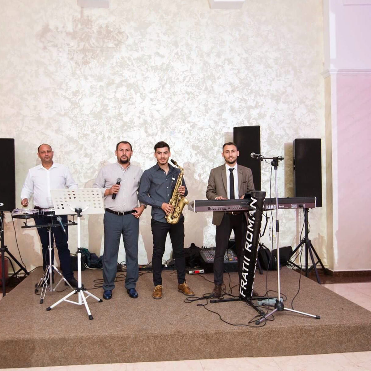 Formația Frații Roman